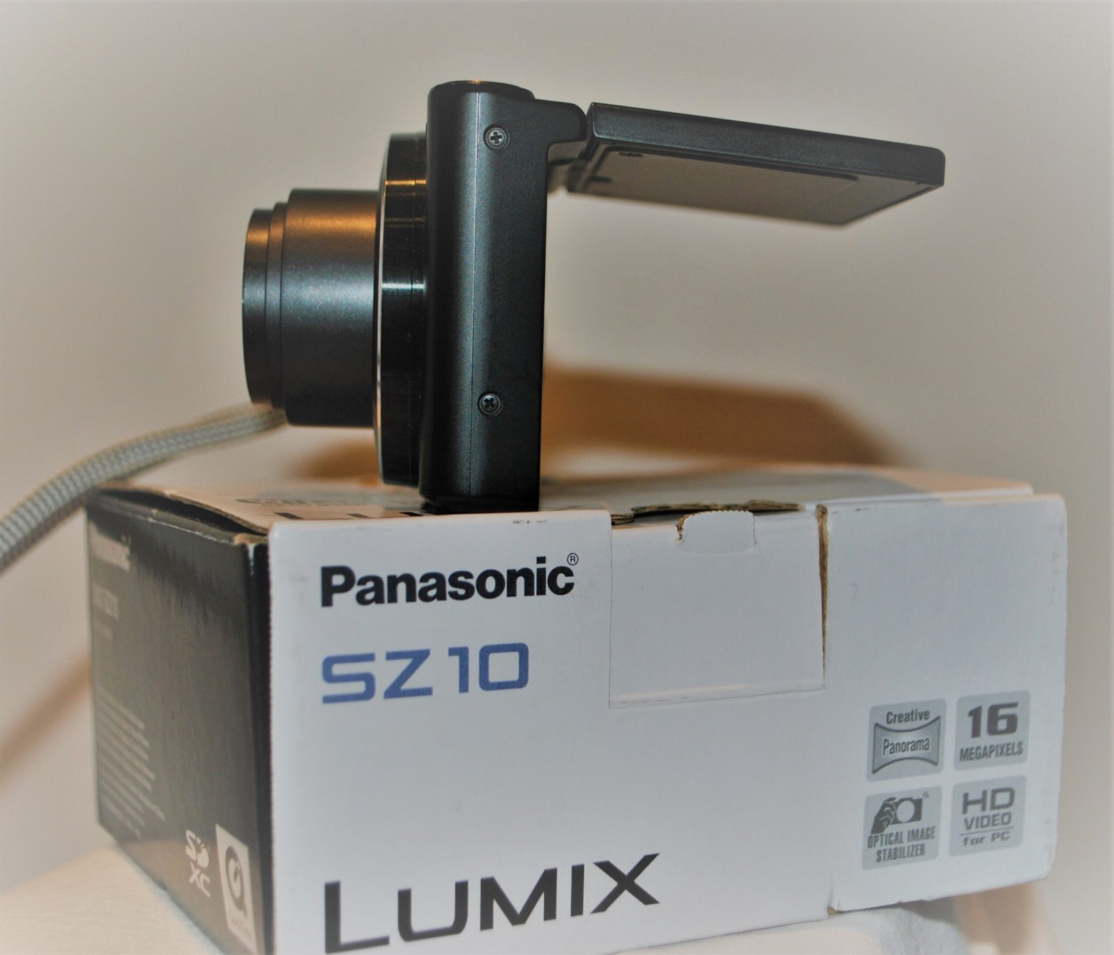 Panasonic Lumix DMC-SZ10 - Image 4